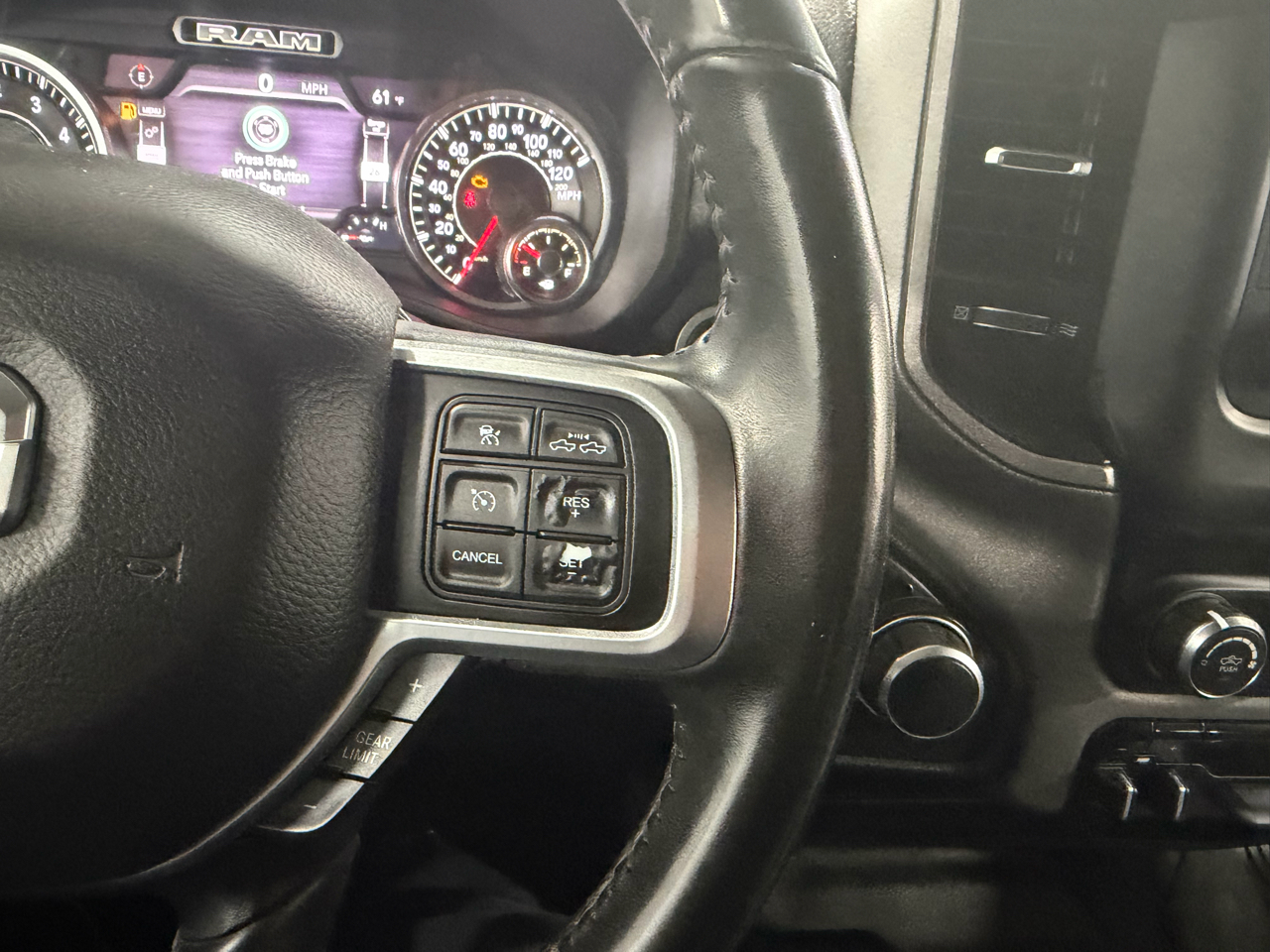 RAM 2500 Tradesman 4x4 Crew Cab 8' Box 2019