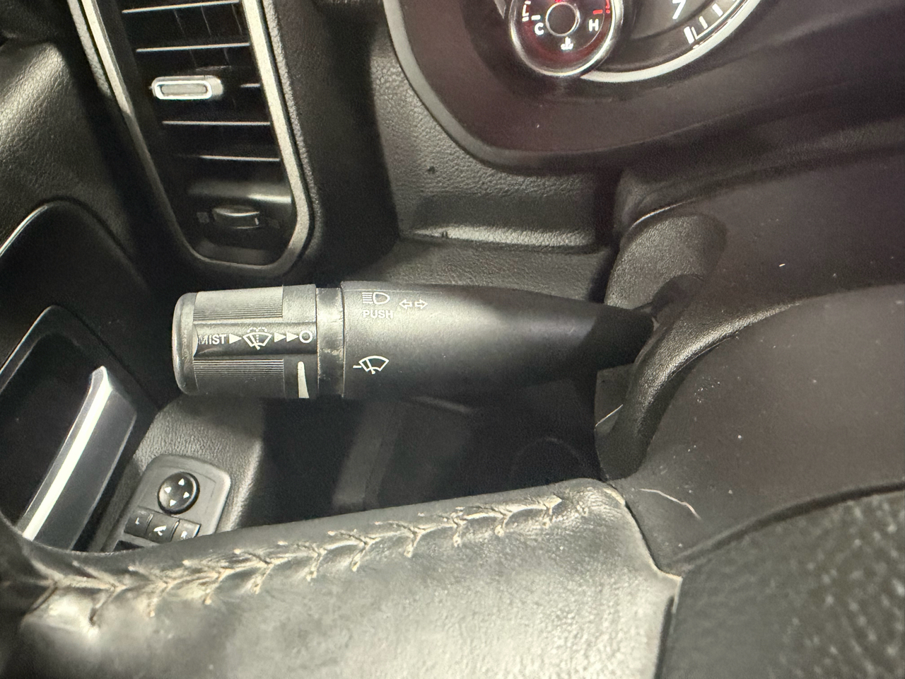 RAM 2500 Tradesman 4x4 Crew Cab 8' Box 2019