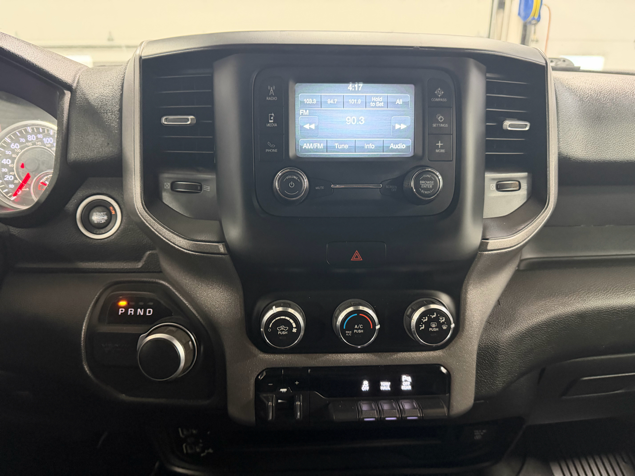 RAM 2500 Tradesman 4x4 Crew Cab 8' Box 2019