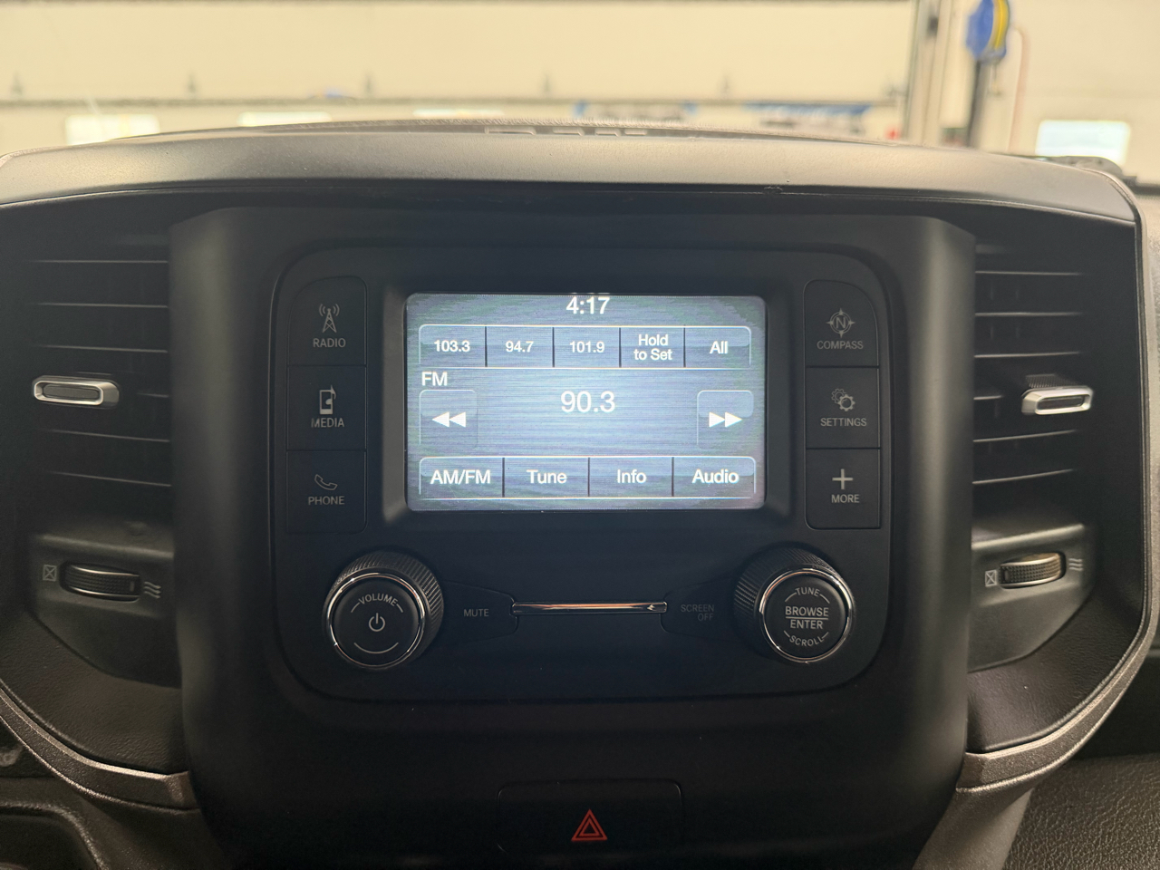 RAM 2500 Tradesman 4x4 Crew Cab 8' Box 2019