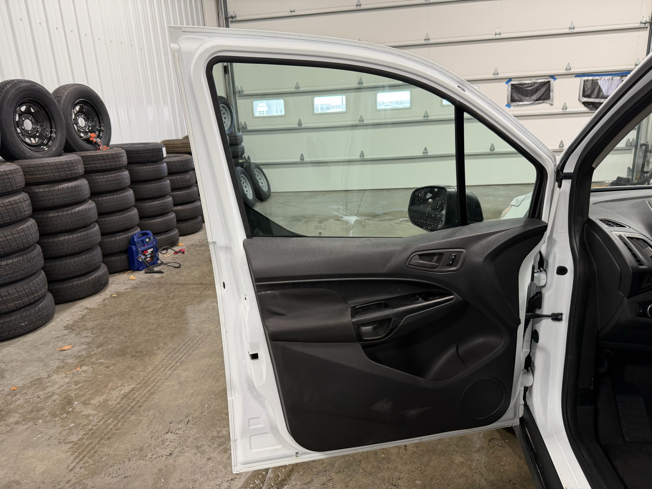 Ford Transit Connect Van XL SWB w/Rear Symmetrical Doors 2017