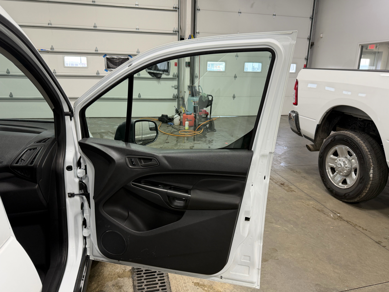 Ford Transit Connect Van XL SWB w/Rear Symmetrical Doors 2017