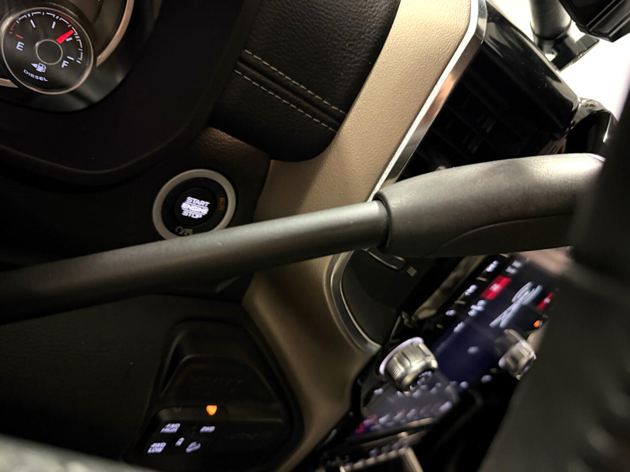 RAM 2500 Laramie 4x4 Crew Cab 6'4" Box 2019