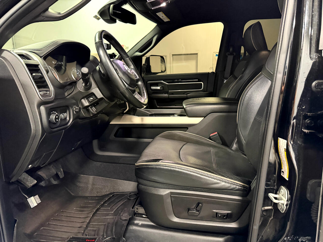 RAM 2500 Laramie 4x4 Crew Cab 6'4" Box 2019