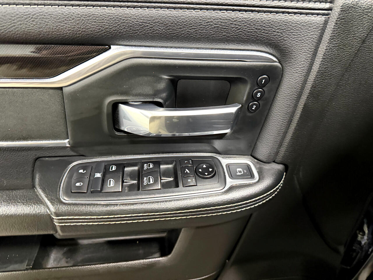 RAM 2500 Laramie 4x4 Crew Cab 6'4" Box 2019