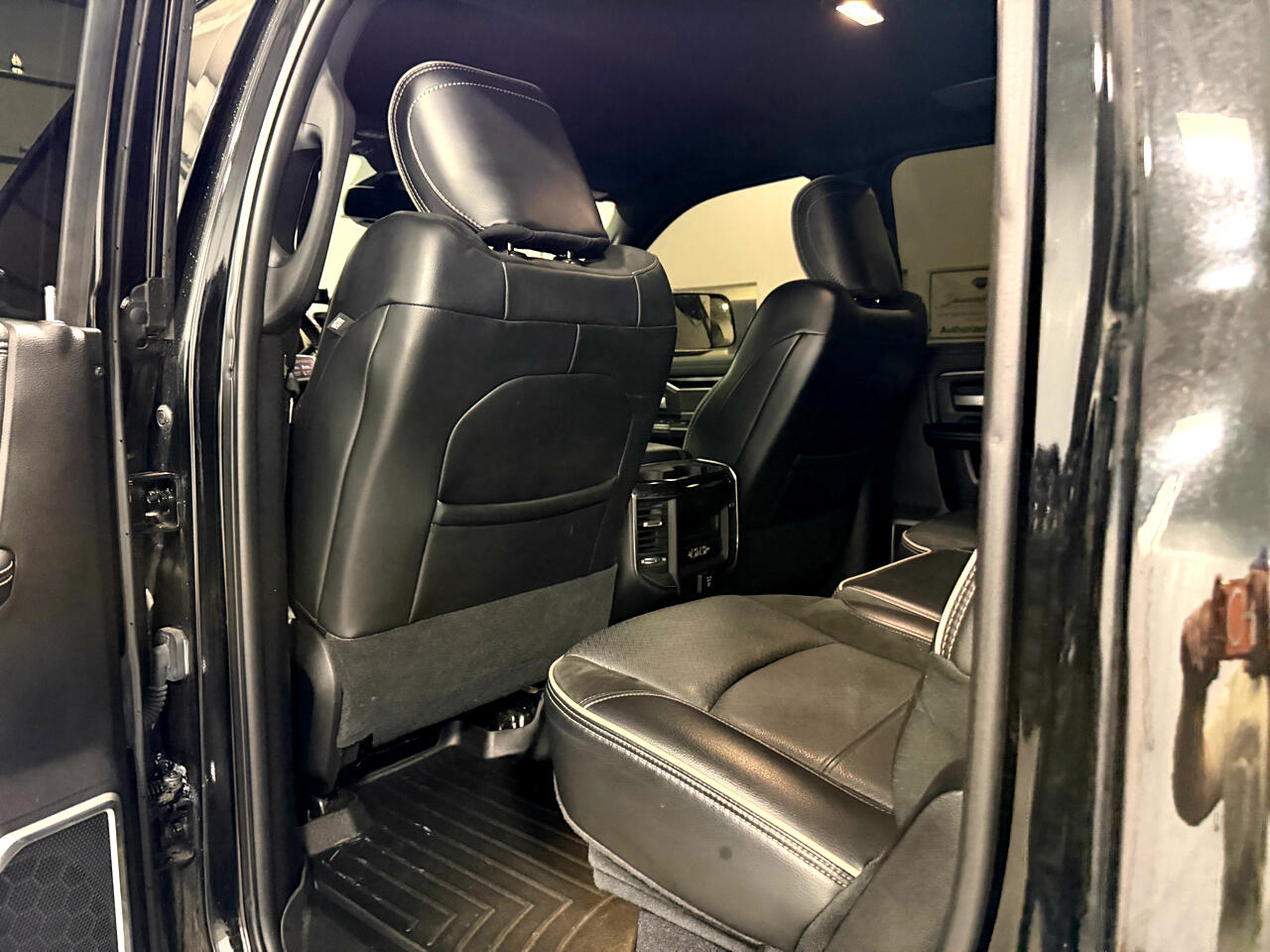 RAM 2500 Laramie 4x4 Crew Cab 6'4" Box 2019