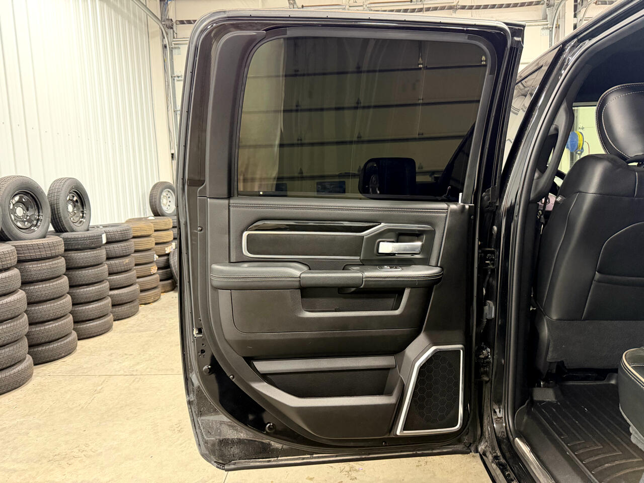 RAM 2500 Laramie 4x4 Crew Cab 6'4" Box 2019