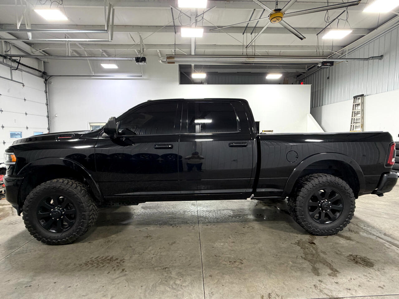RAM 2500 Laramie 4x4 Crew Cab 6'4" Box 2019