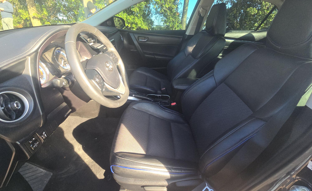 Toyota Corolla XLE CVT (Natl) 2018