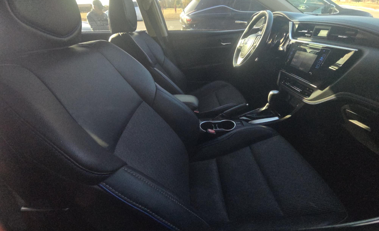 Toyota Corolla XLE CVT (Natl) 2018