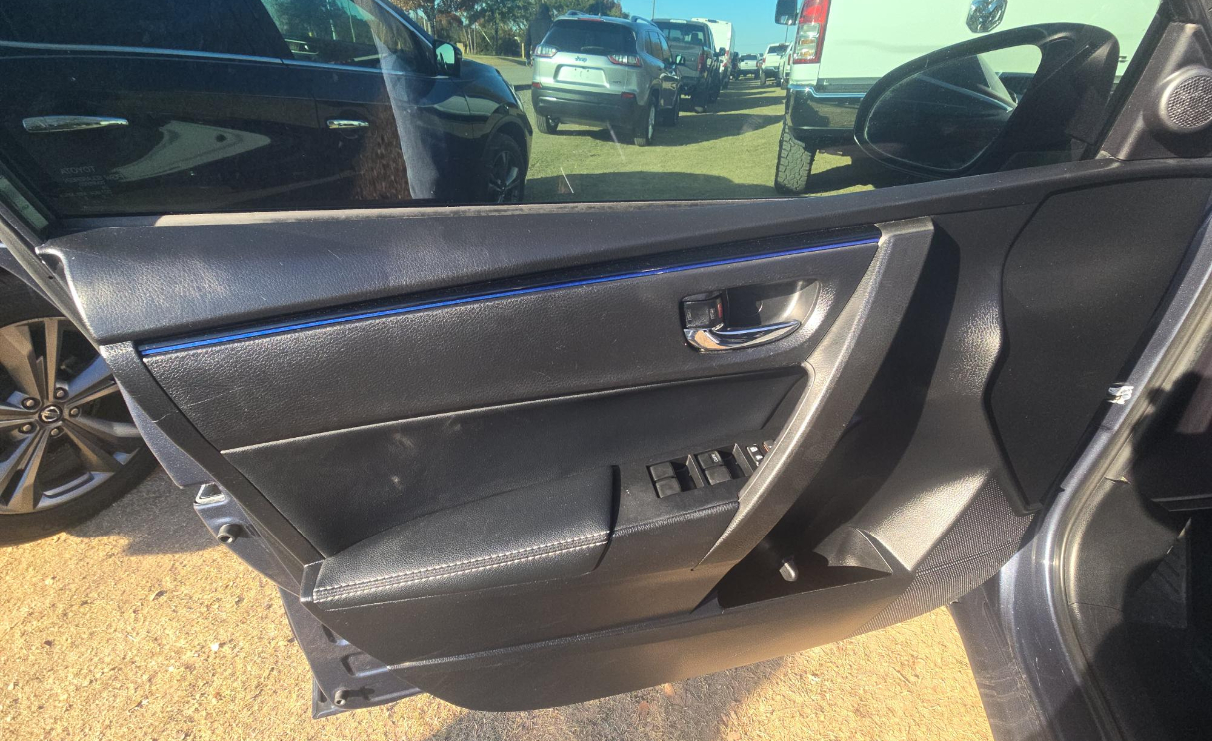 Toyota Corolla XLE CVT (Natl) 2018