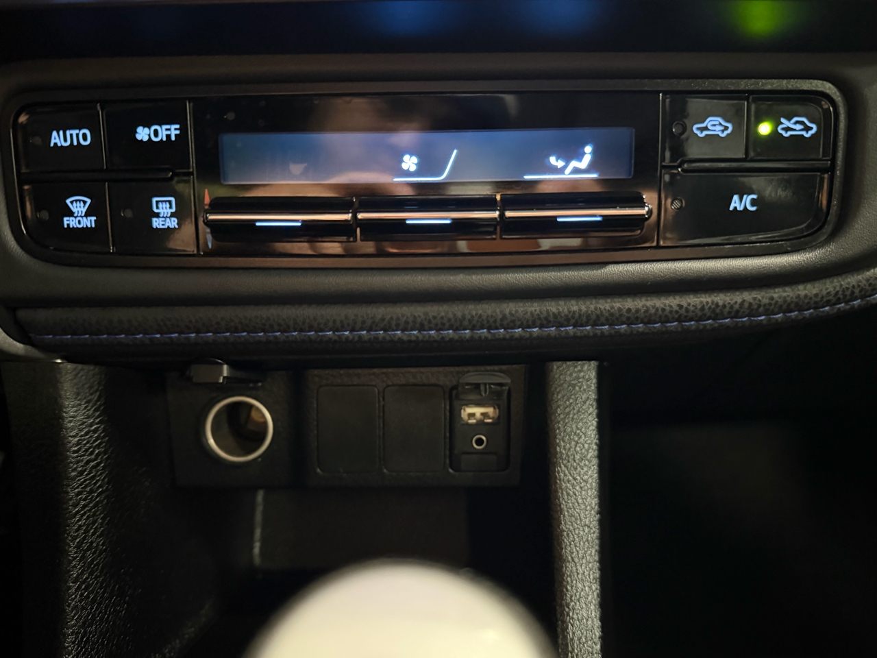 Toyota Corolla XLE CVT (Natl) 2018