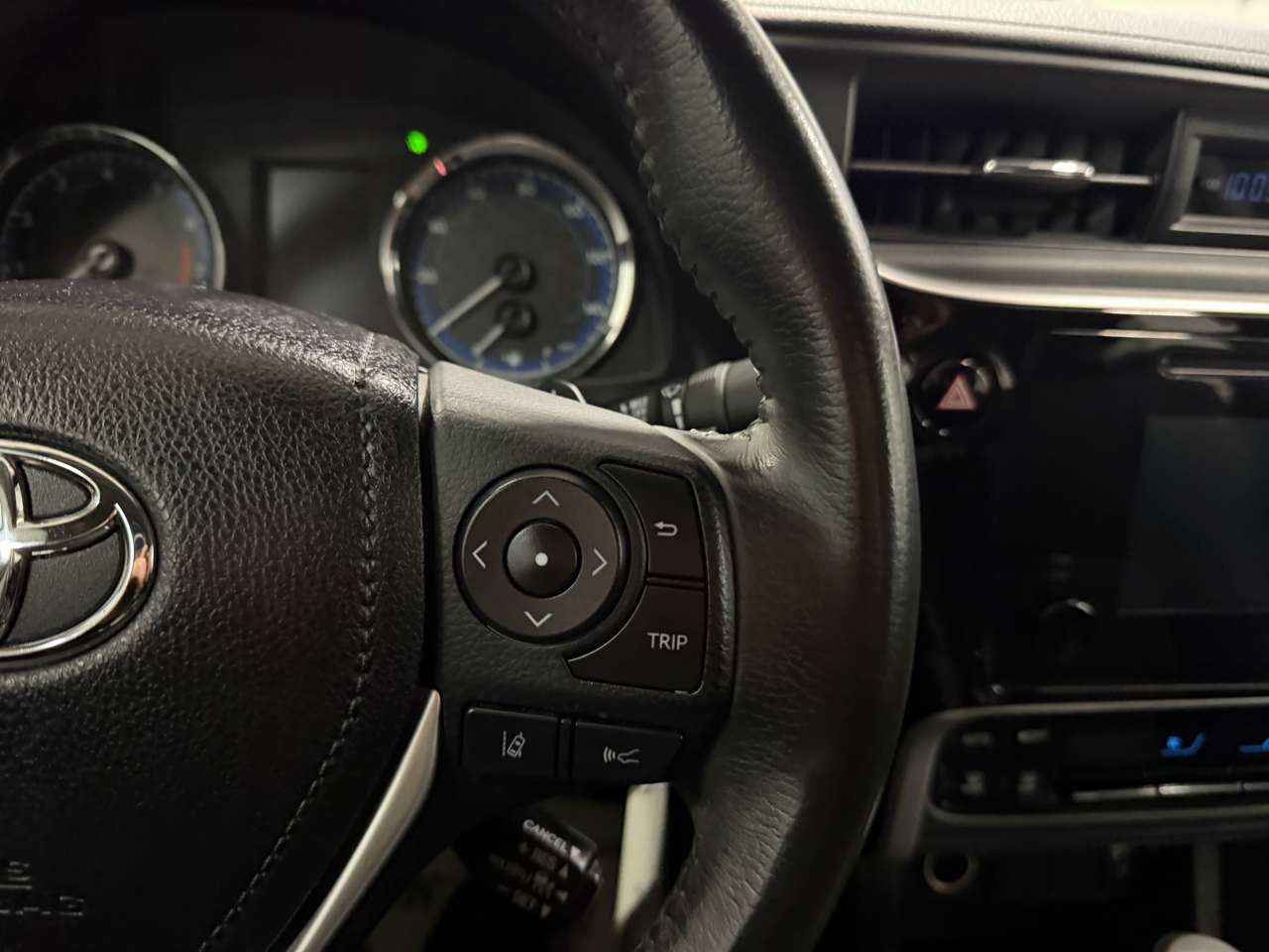 Toyota Corolla XLE CVT (Natl) 2018