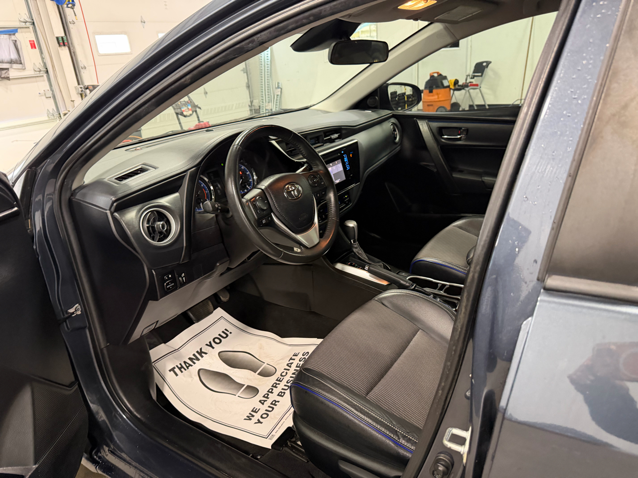 Toyota Corolla XLE CVT (Natl) 2018