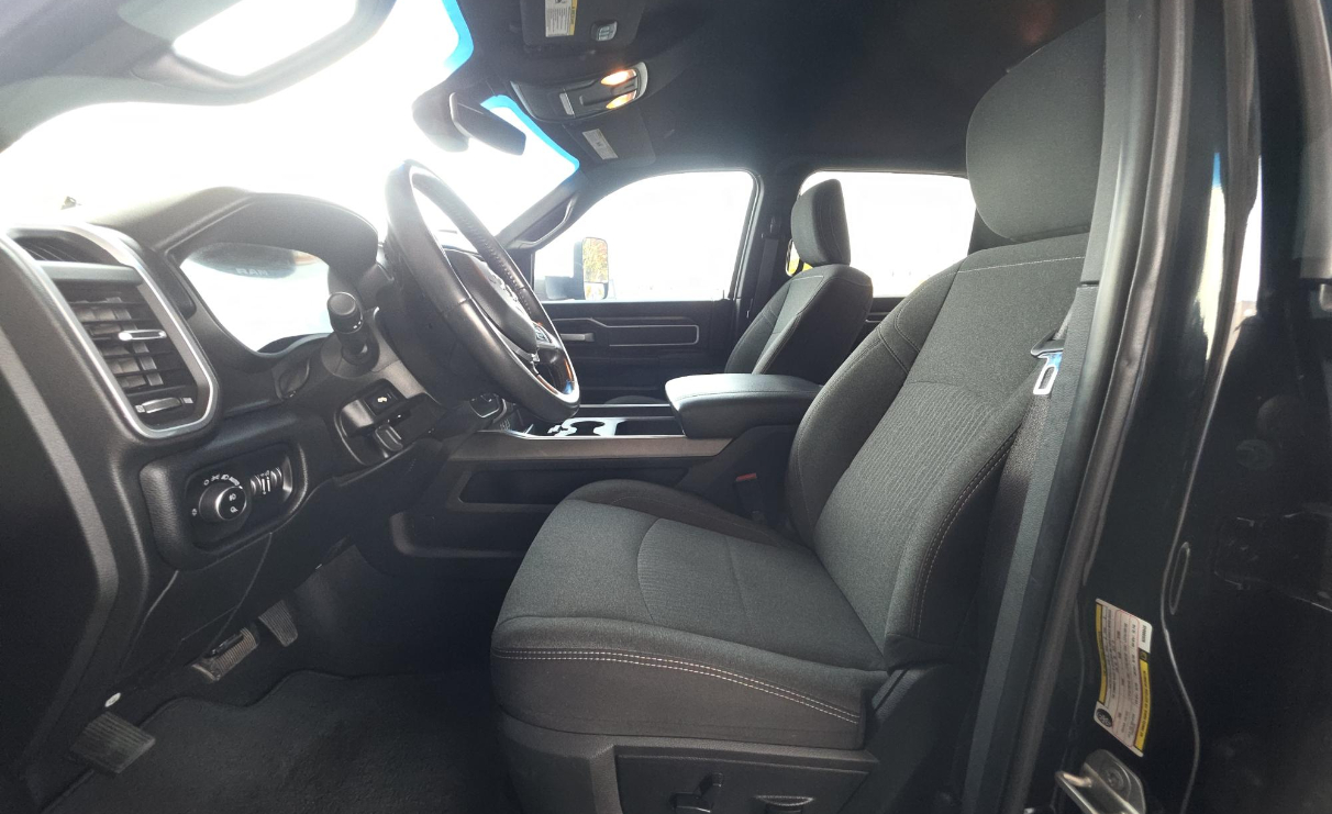 RAM 2500 Big Horn 4x4 Crew Cab 6'4" Box 2019