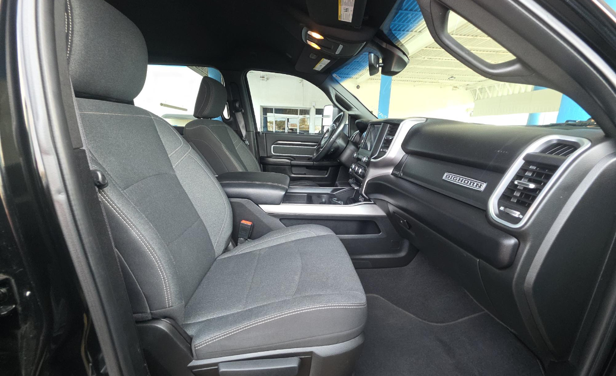 RAM 2500 Big Horn 4x4 Crew Cab 6'4" Box 2019