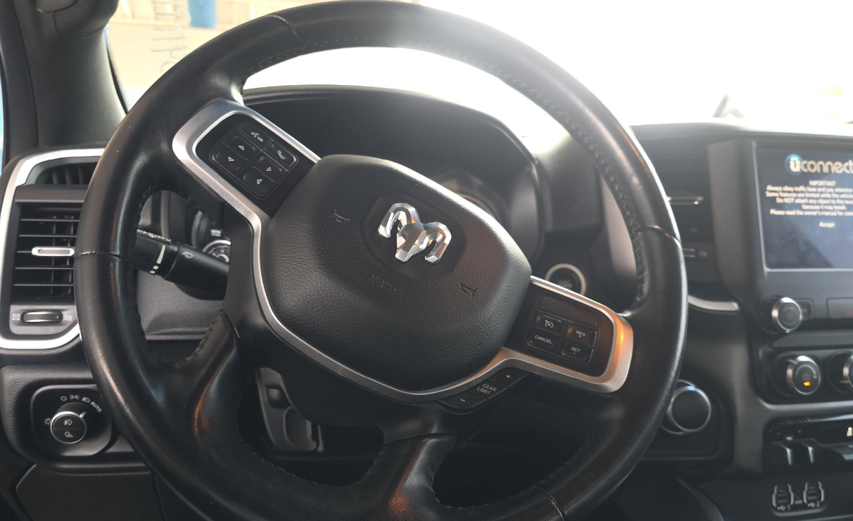 RAM 2500 Big Horn 4x4 Crew Cab 6'4" Box 2019