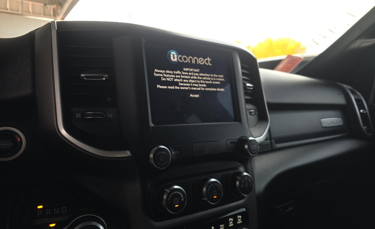 RAM 2500 Big Horn 4x4 Crew Cab 6'4" Box 2019