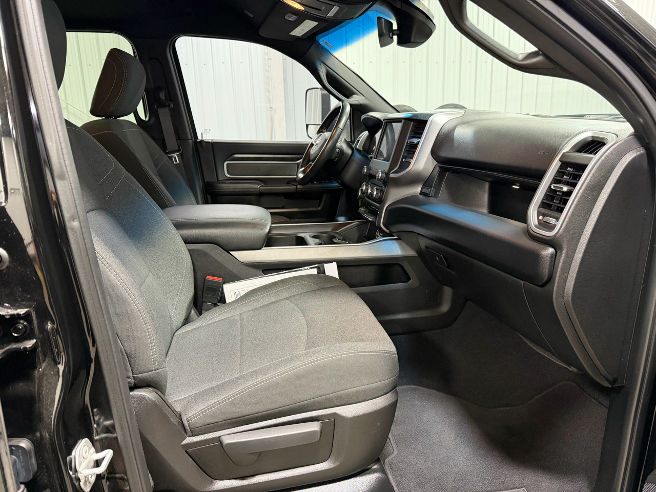 RAM 2500 Big Horn 4x4 Crew Cab 6'4" Box 2019