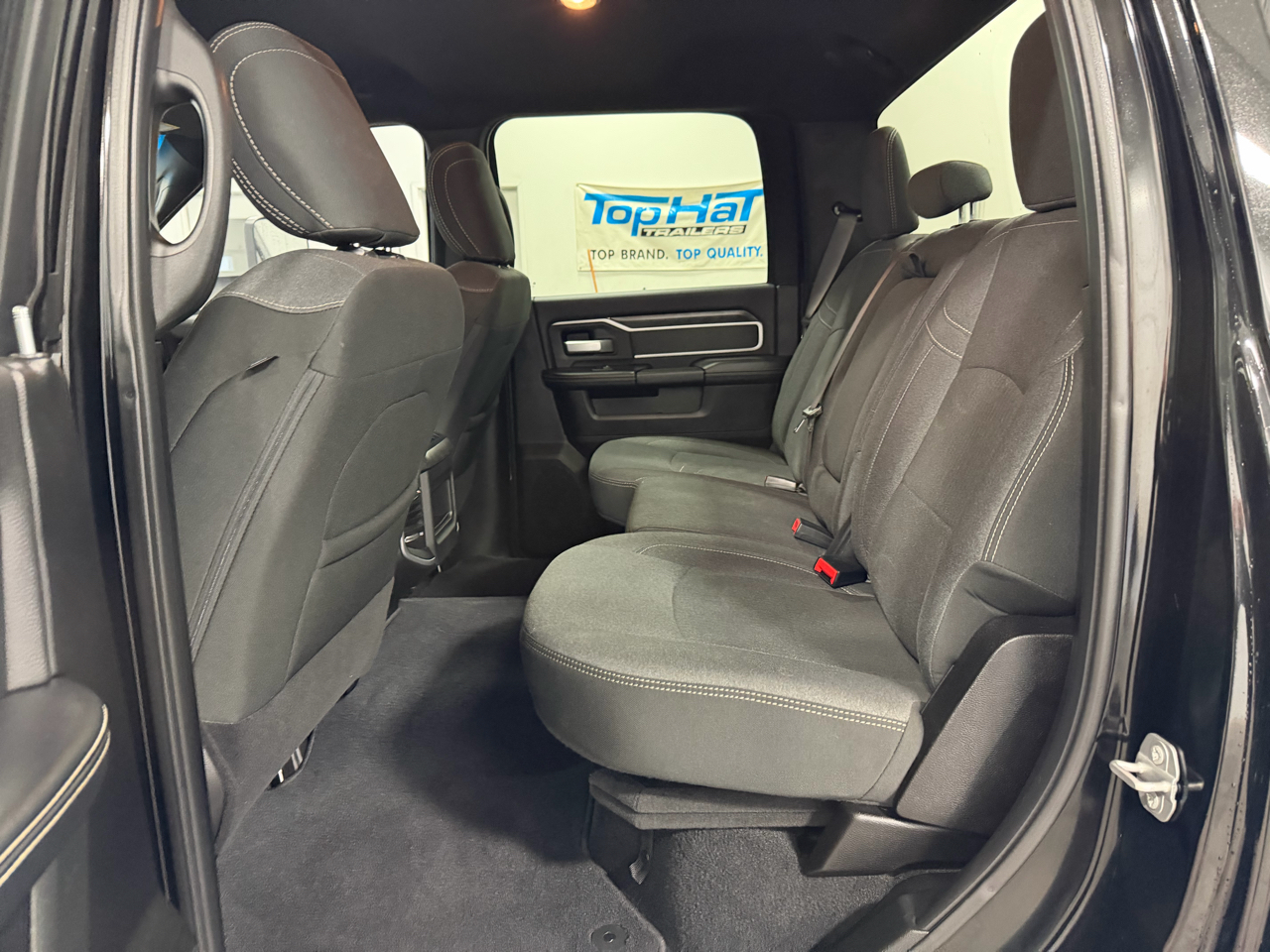 RAM 2500 Big Horn 4x4 Crew Cab 6'4" Box 2019