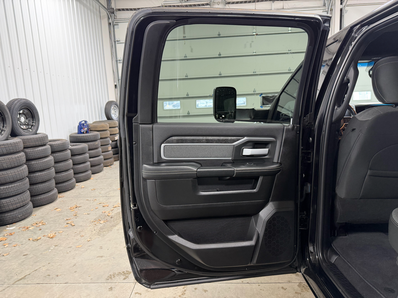 RAM 2500 Big Horn 4x4 Crew Cab 6'4" Box 2019