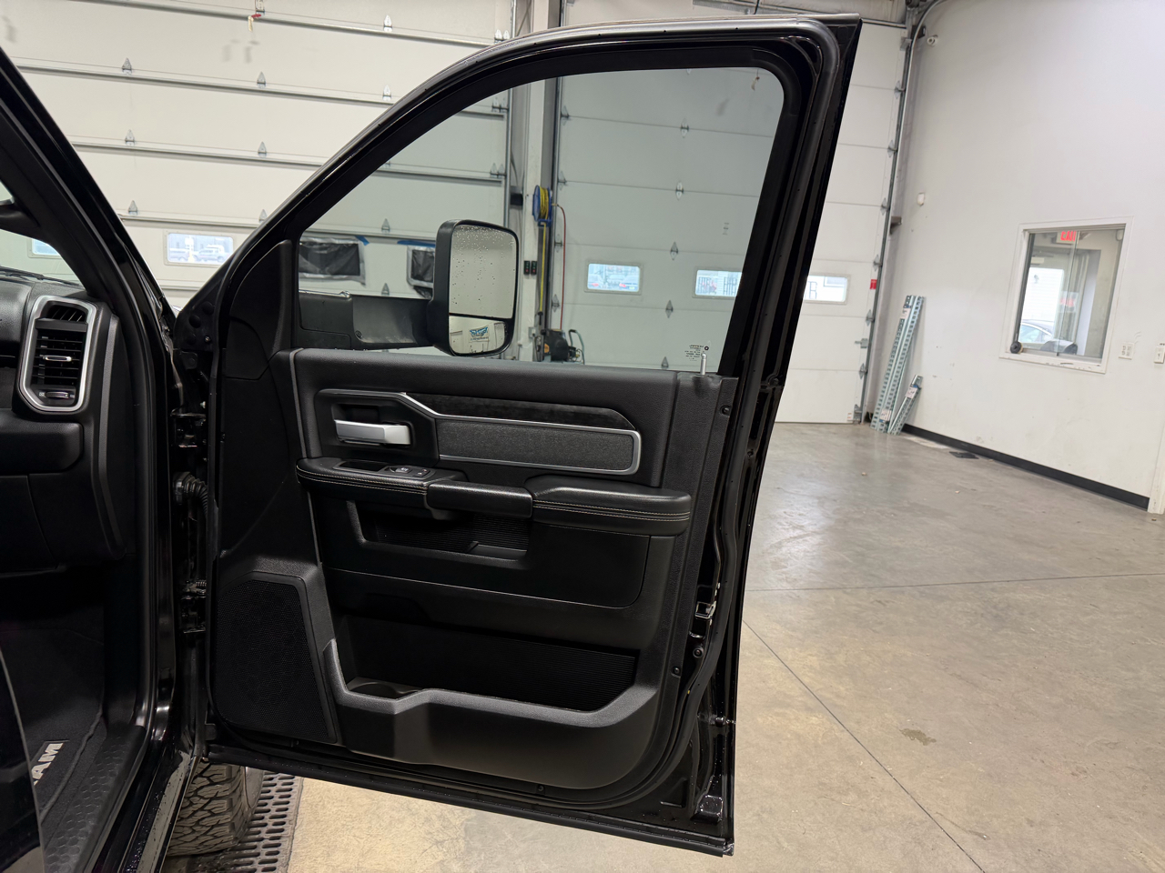 RAM 2500 Big Horn 4x4 Crew Cab 6'4" Box 2019