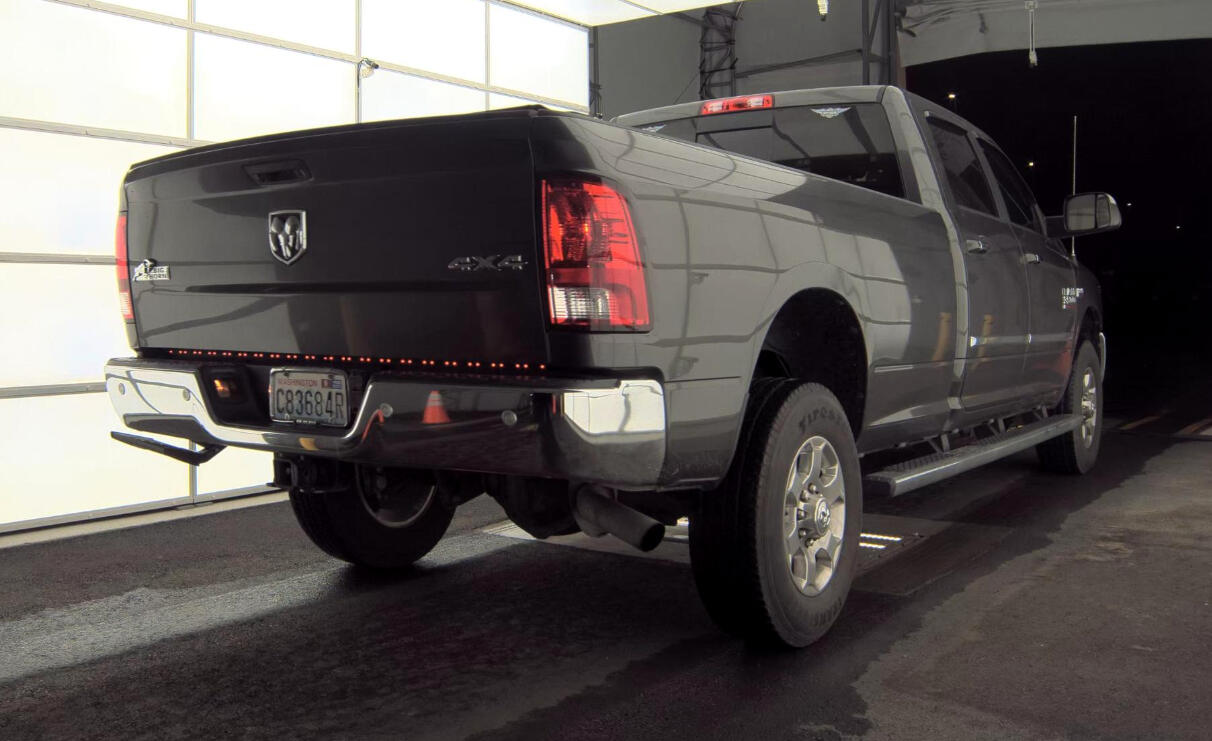 RAM 3500 Big Horn 4x4 Crew Cab 8' Box 2018