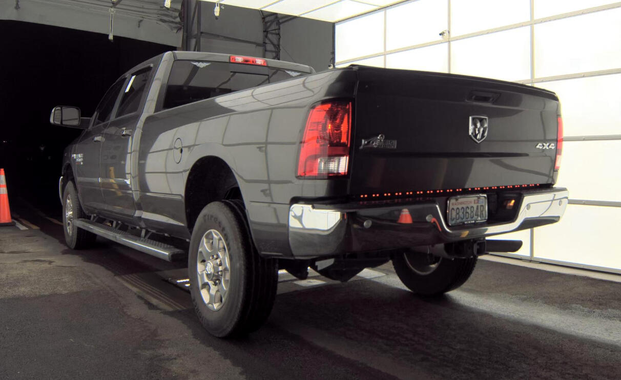 RAM 3500 Big Horn 4x4 Crew Cab 8' Box 2018