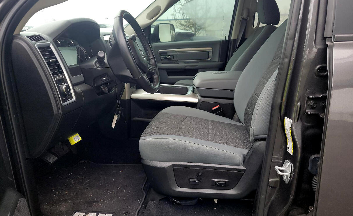 RAM 3500 Big Horn 4x4 Crew Cab 8' Box 2018