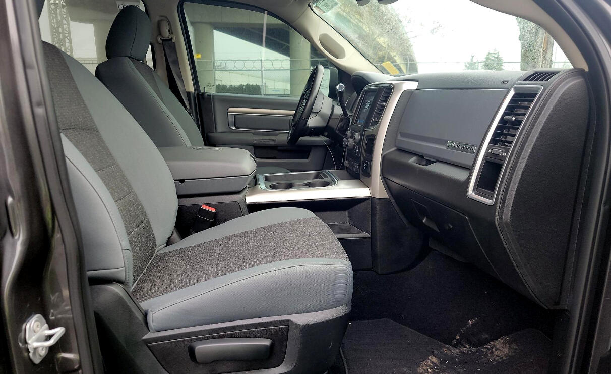 RAM 3500 Big Horn 4x4 Crew Cab 8' Box 2018