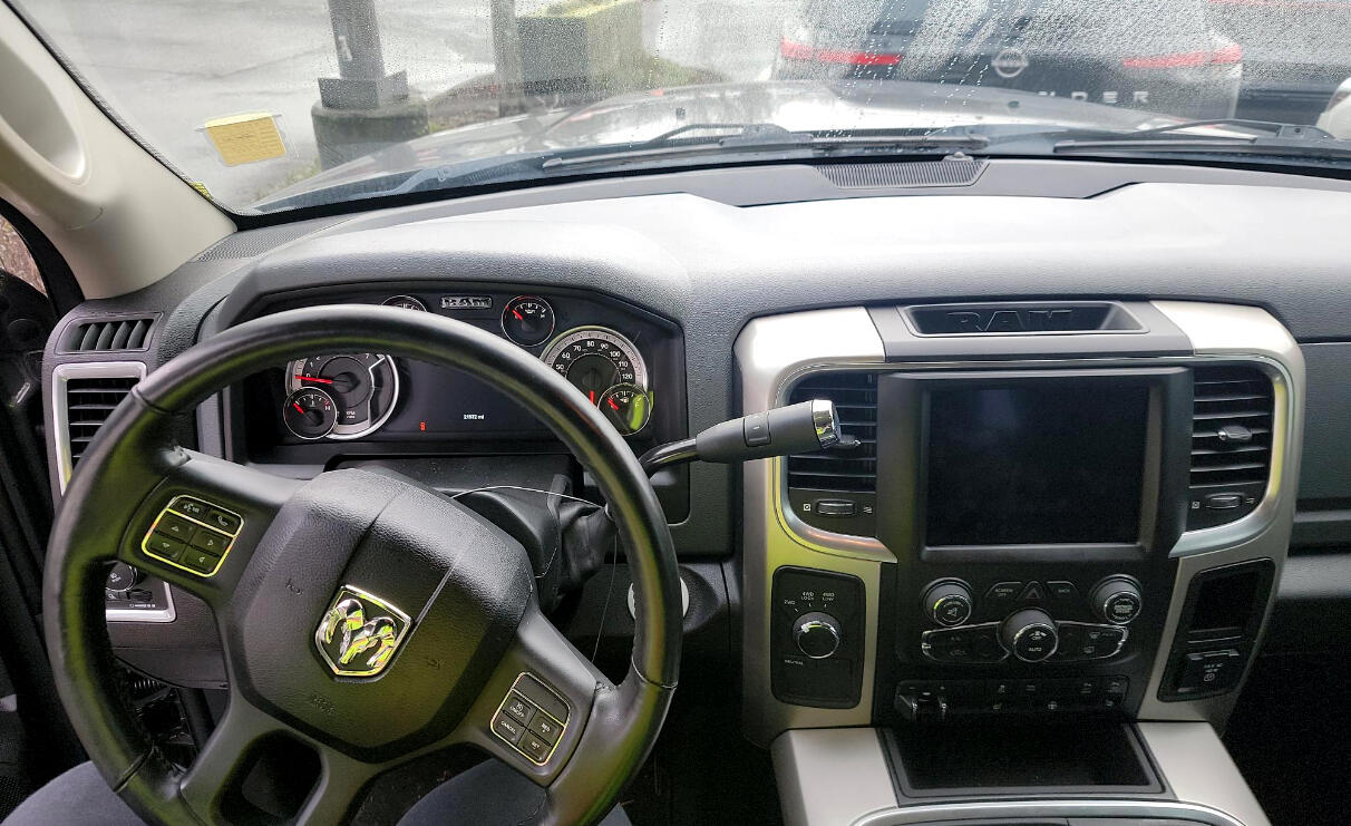 RAM 3500 Big Horn 4x4 Crew Cab 8' Box 2018