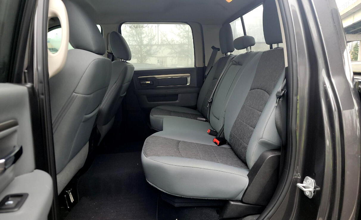 RAM 3500 Big Horn 4x4 Crew Cab 8' Box 2018