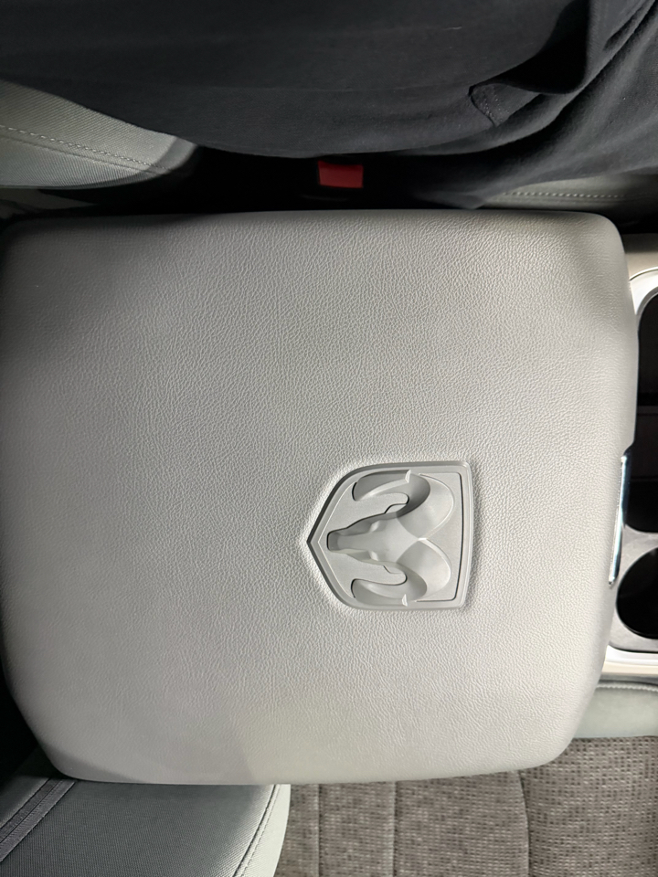 RAM 3500 Big Horn 4x4 Crew Cab 8' Box 2018