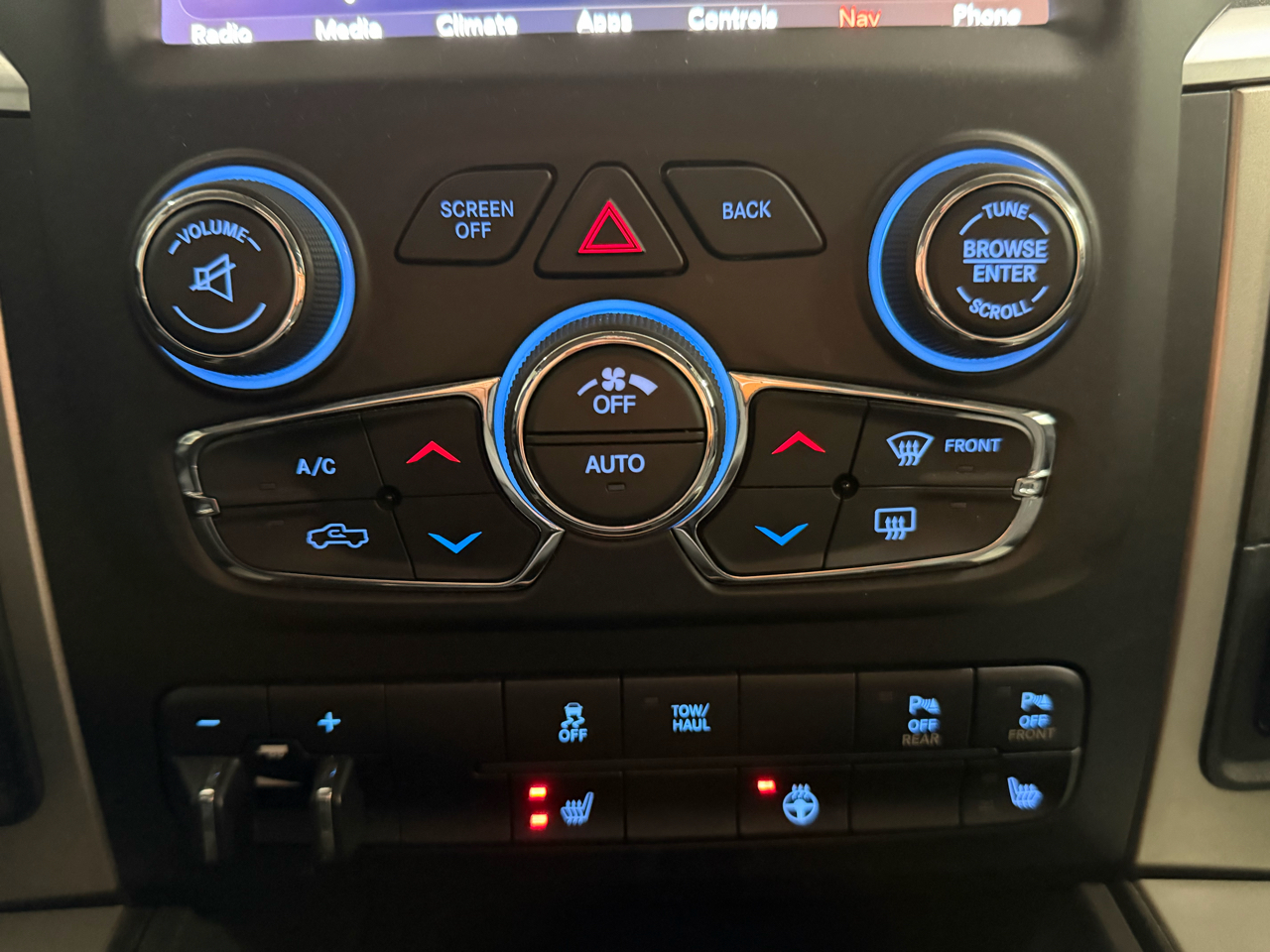 RAM 3500 Big Horn 4x4 Crew Cab 8' Box 2018