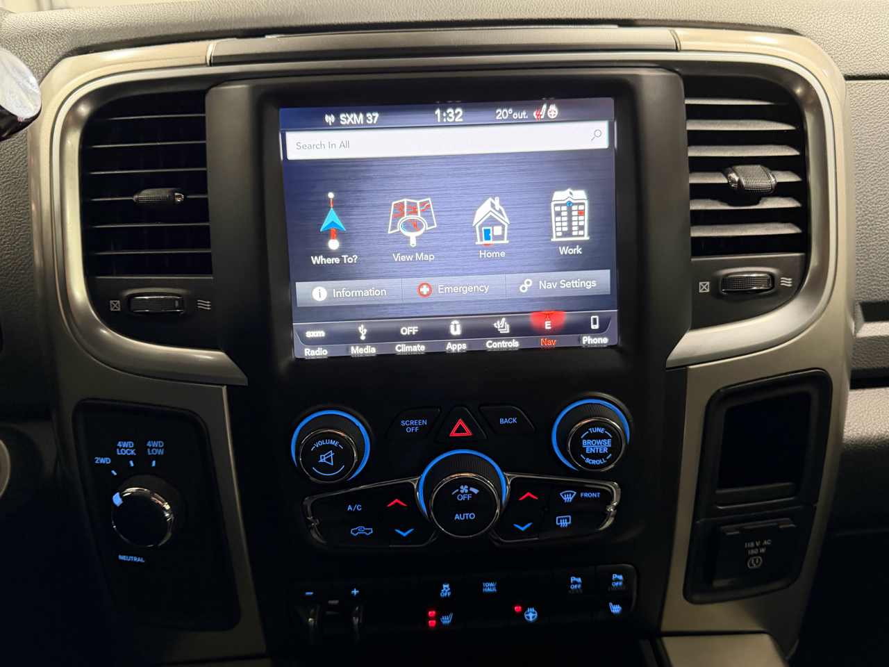 RAM 3500 Big Horn 4x4 Crew Cab 8' Box 2018