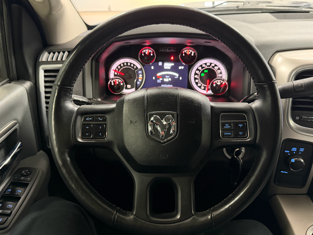 RAM 3500 Big Horn 4x4 Crew Cab 8' Box 2018