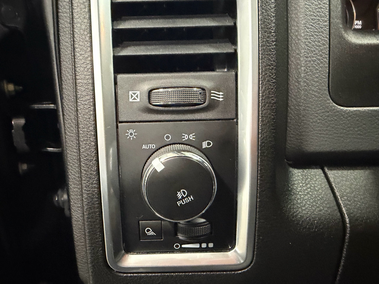 RAM 3500 Big Horn 4x4 Crew Cab 8' Box 2018