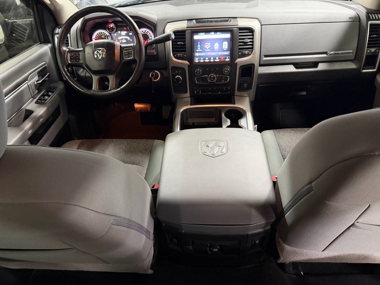 RAM 3500 Big Horn 4x4 Crew Cab 8' Box 2018