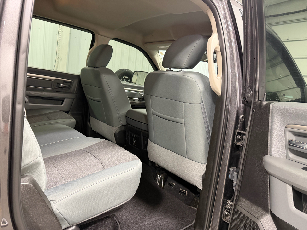 RAM 3500 Big Horn 4x4 Crew Cab 8' Box 2018