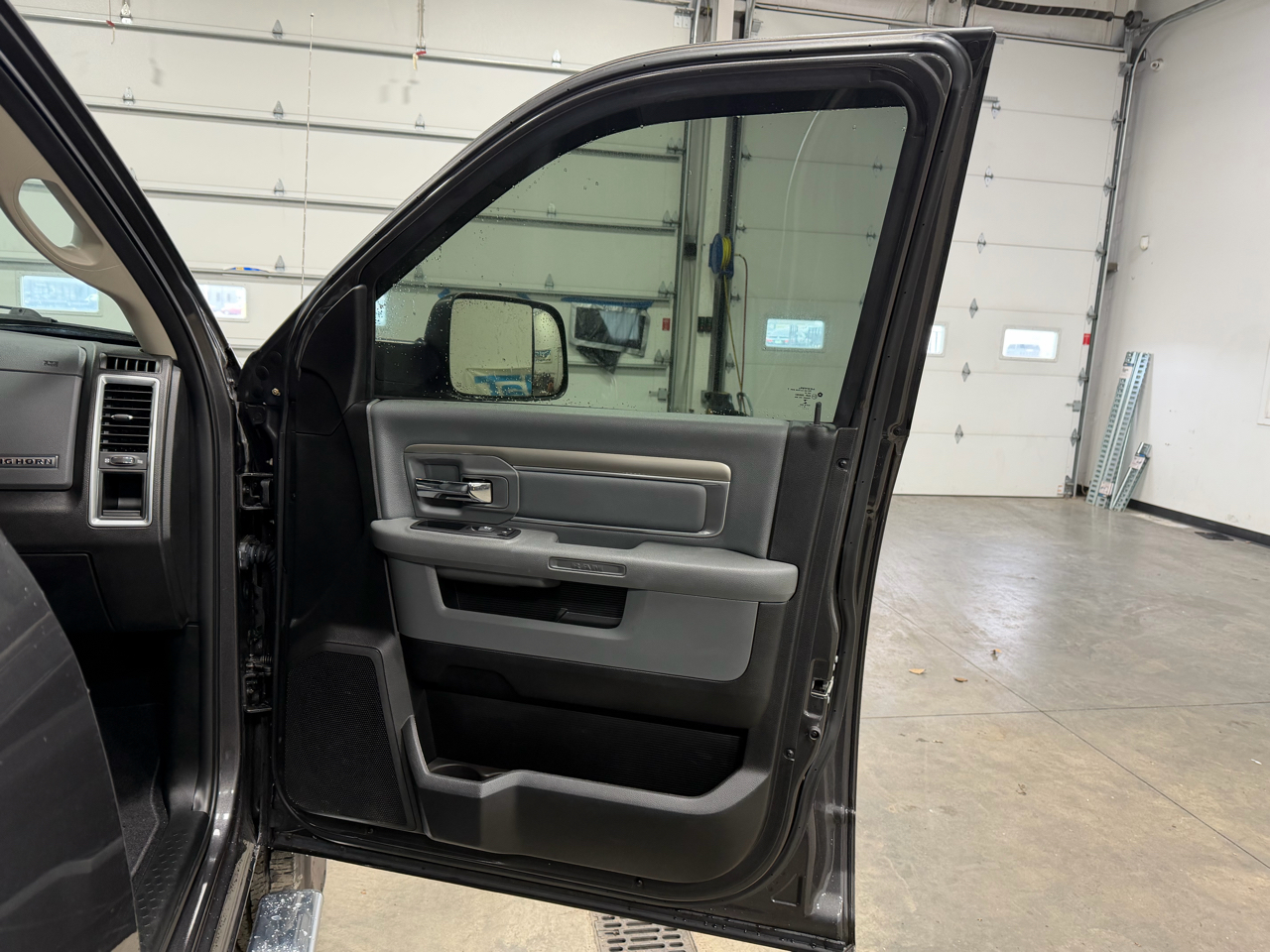 RAM 3500 Big Horn 4x4 Crew Cab 8' Box 2018