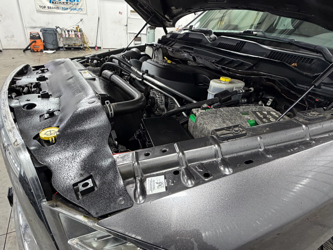 RAM 3500 Big Horn 4x4 Crew Cab 8' Box 2018