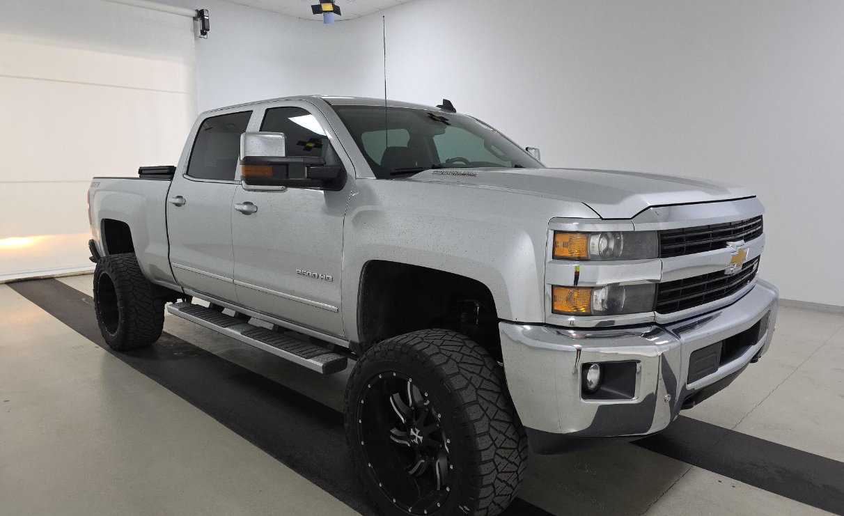 Chevrolet Silverado 2500HD Built After Aug 14 4WD Crew Cab 153.7" LTZ 2015