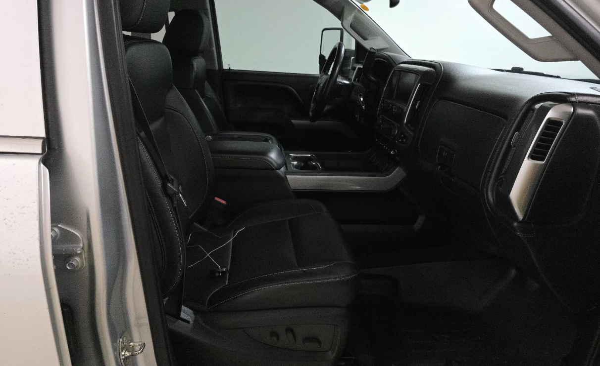 Chevrolet Silverado 2500HD Built After Aug 14 4WD Crew Cab 153.7" LTZ 2015