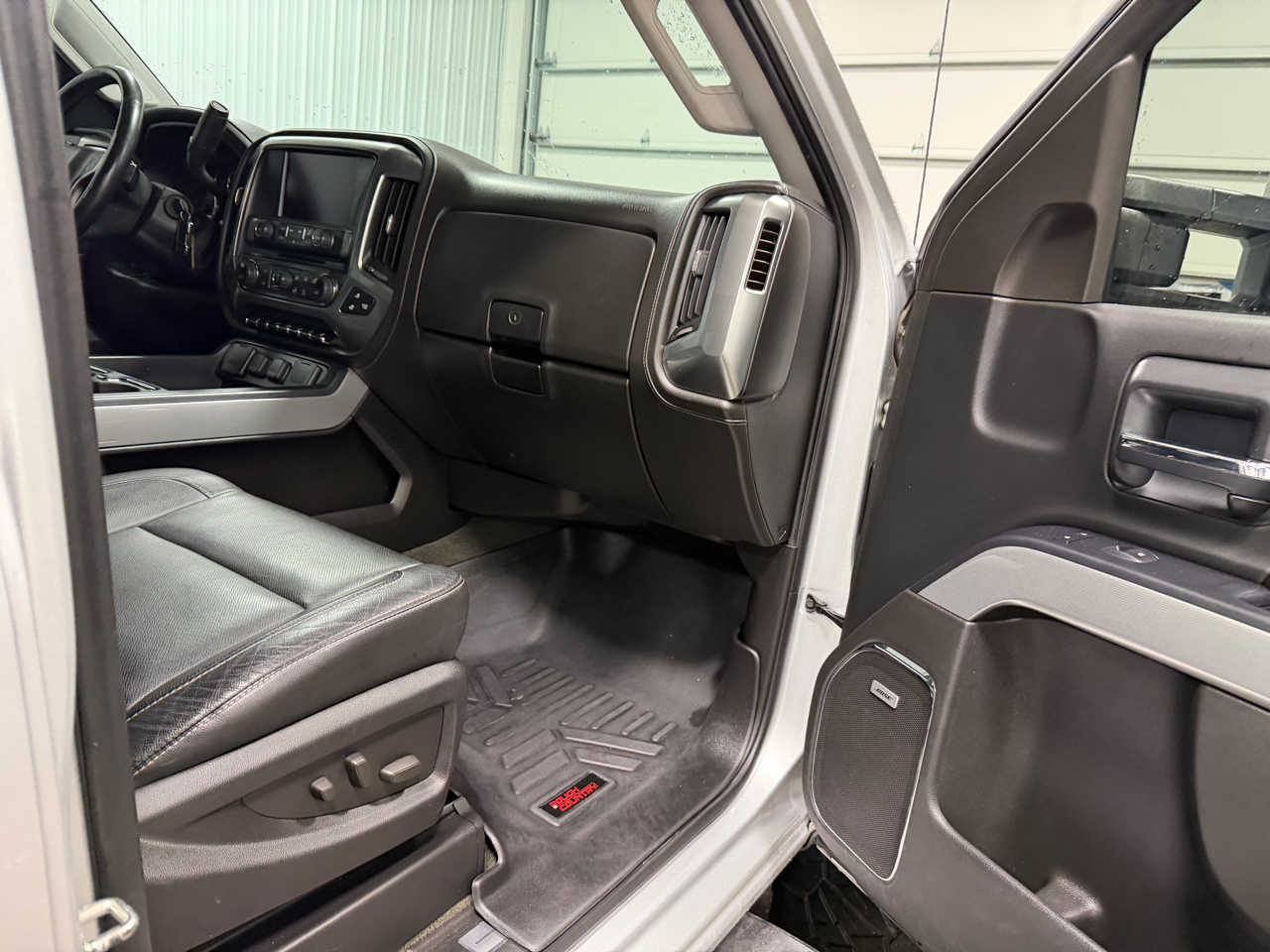 Chevrolet Silverado 2500HD Built After Aug 14 4WD Crew Cab 153.7" LTZ 2015