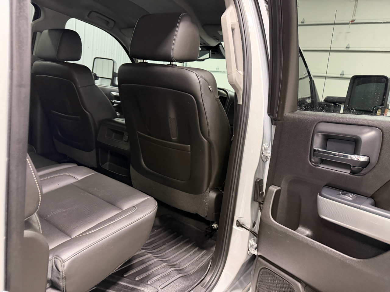 Chevrolet Silverado 2500HD Built After Aug 14 4WD Crew Cab 153.7" LTZ 2015