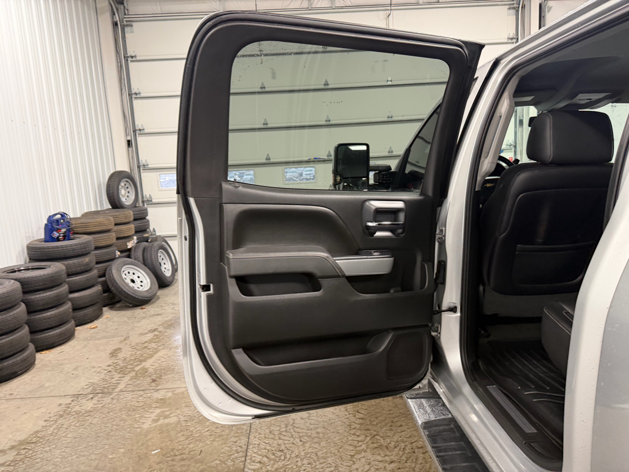 Chevrolet Silverado 2500HD Built After Aug 14 4WD Crew Cab 153.7" LTZ 2015