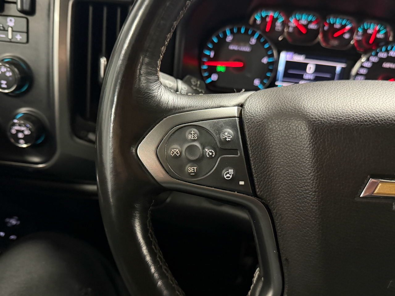 Chevrolet Silverado 2500HD Built After Aug 14 4WD Crew Cab 153.7" LTZ 2015