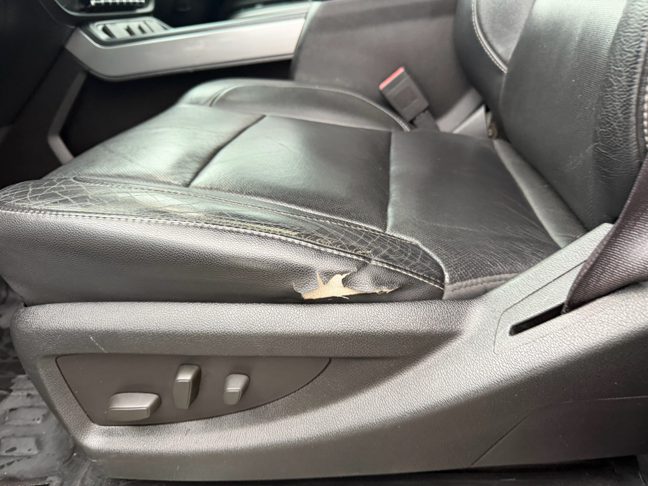 Chevrolet Silverado 2500HD Built After Aug 14 4WD Crew Cab 153.7" LTZ 2015