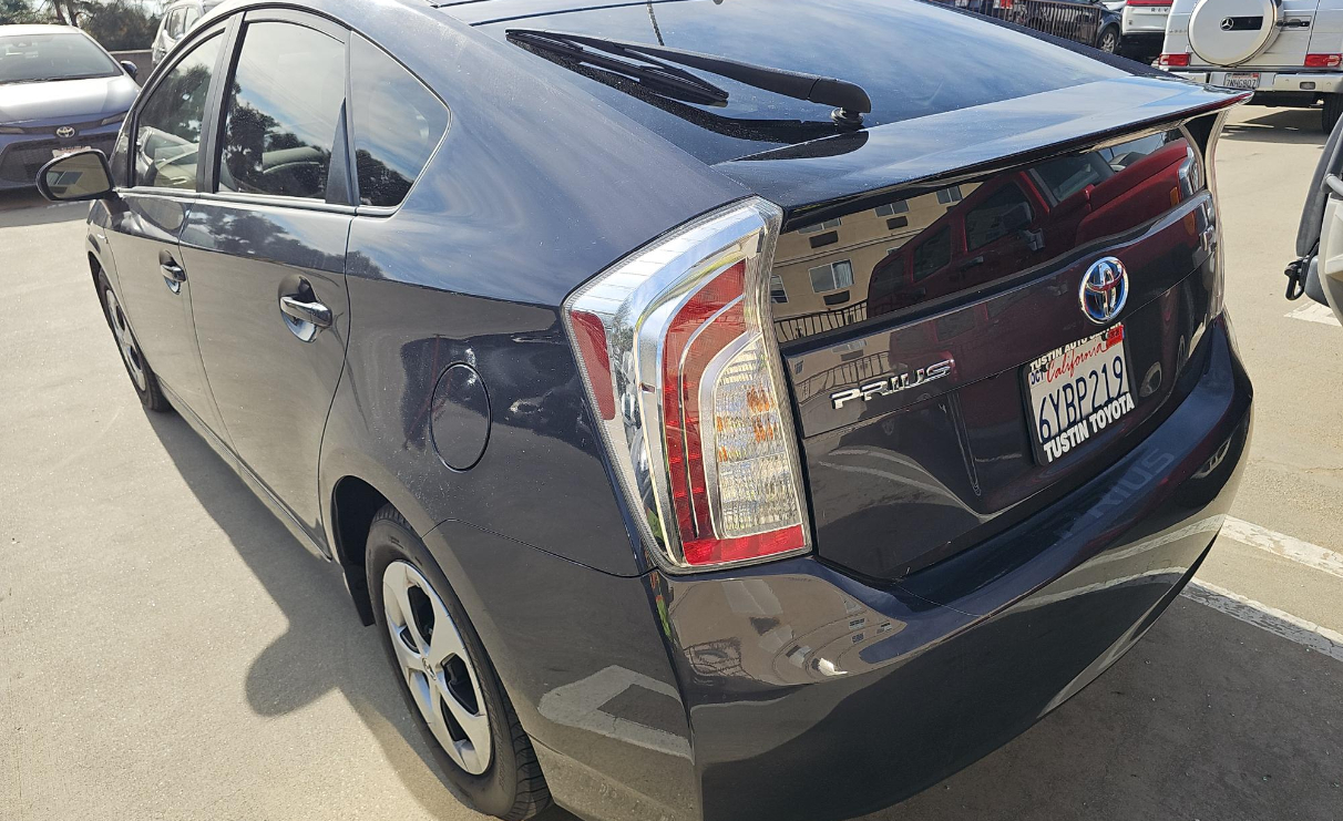 Toyota Prius 5dr HB Three (Natl) 2012