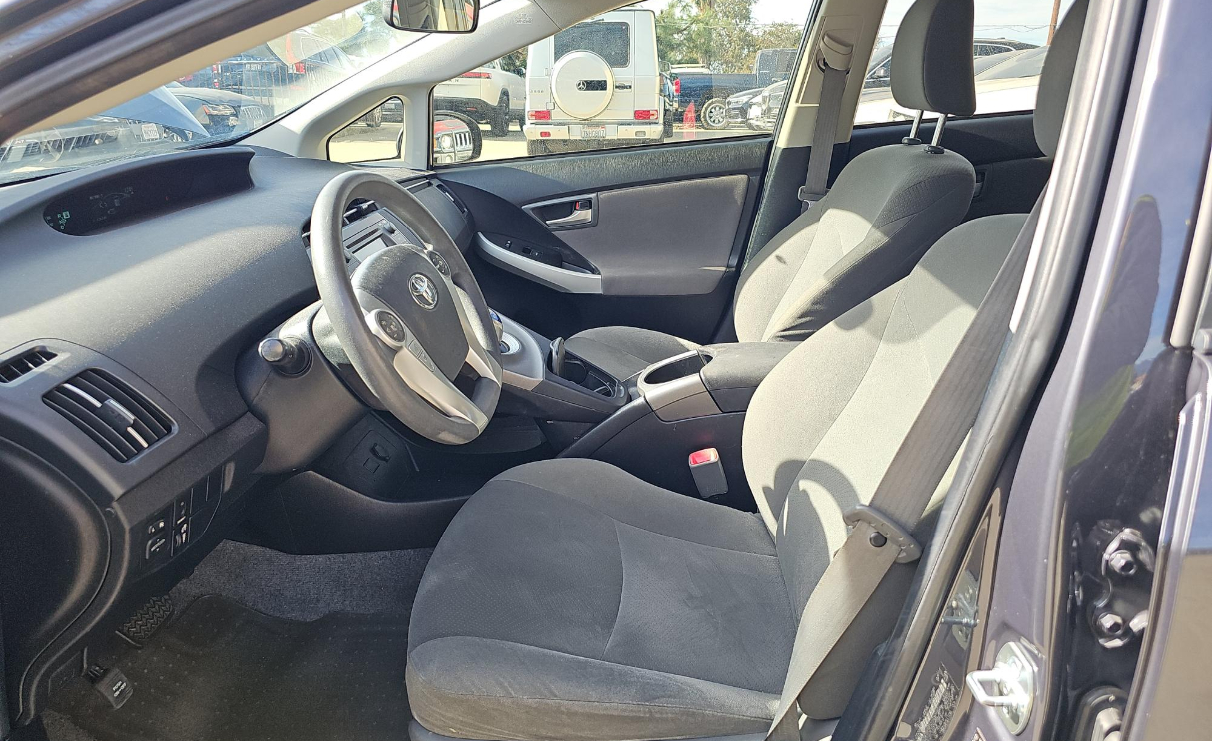 Toyota Prius 5dr HB Three (Natl) 2012